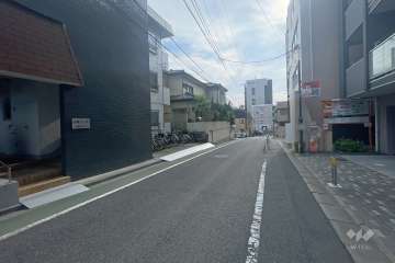 敷地北側の前面道路　