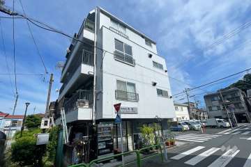 東新マンションの外観（南東側から）