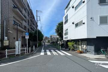 敷地東側の前面道路