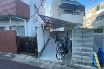 駐輪場（屋根付き）