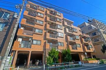 ライオンズマンション成増第５の外観（南側から）