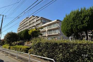 日商岩井上板橋マンションの外観（南東側から）