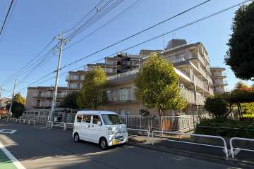日商岩井上板橋マンションの外観（北西側から）