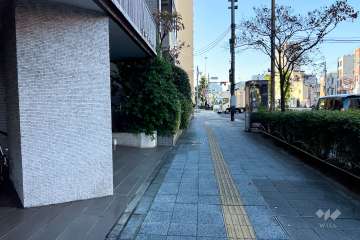 敷地北東側の前面道路
