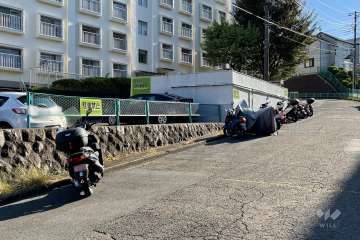 バイク置場 