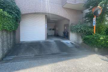 敷地内駐車場（屋内平面式）