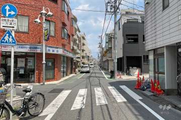 敷地南側の前面道路