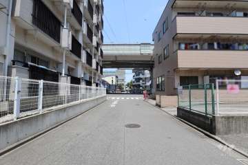 敷地東側の前面道路　