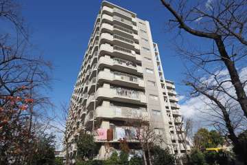 蓮根ファミールハイツの外観（南西側から）