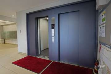 共用のエレベーター