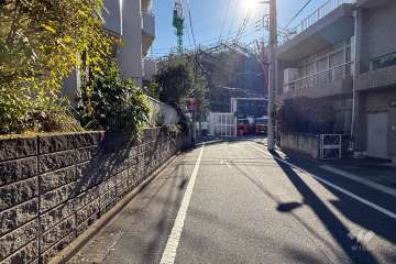 敷地北西側の前面道路