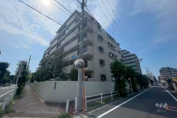 メゾン小豆沢公園の外観（南東側から）