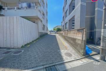 敷地内駐車場（屋外平面式）の出入り口