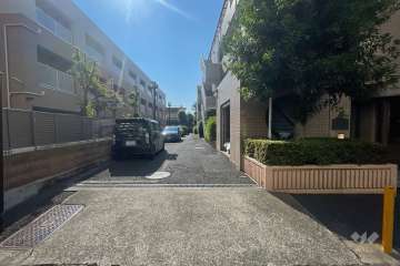 駐車場の出入り口　