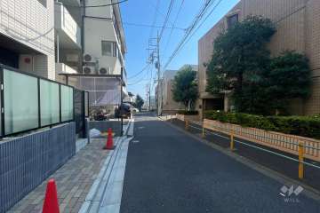 敷地西側の前面道路　