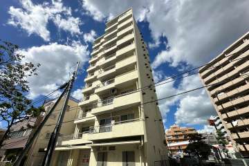 ローヤルハイツ大山の外観（南東側から）