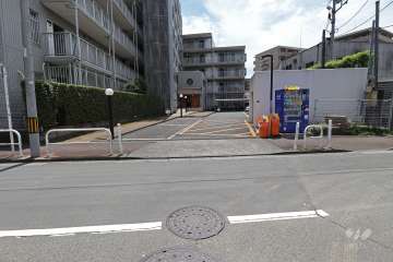 駐車場の出入り口