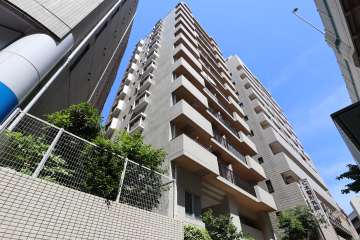 板橋区役所前リリエンハイムの外観（西側から）