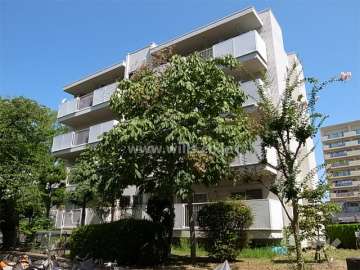 府公社千里津雲台団地A-21棟の外観(南東側から)