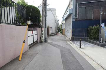 敷地西側の前面道路　　