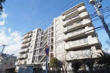 蓮根ファミールハイツ２の外観（南東側から）