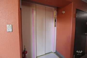 共用のエレベーター