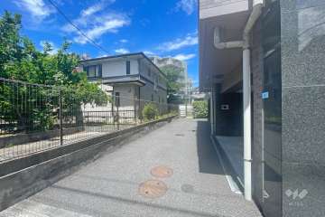 駐車場の出入り口