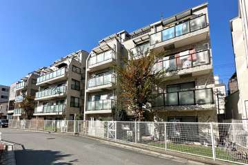 日神パレス板橋本町の外観（南東側から）