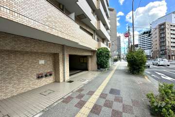 敷地南西側の前面道路