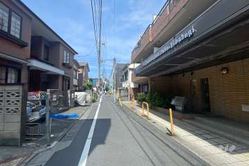 敷地南側の前面道路