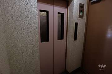 共用のエレベーター