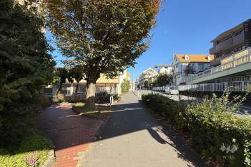 敷地南東側の前面道路