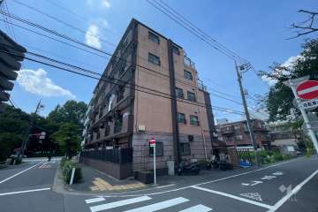キャニオンマンション第４高島平の外観（南東側から）