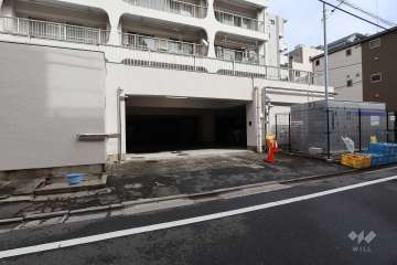 駐車場の出入り口