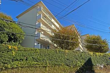 前野台住宅２号棟の外観（西側から）