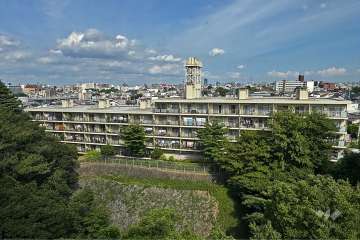 サンシティ東の丘Ｋ棟の遠景