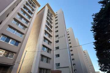 高島平団地第３分譲住宅７号棟の外観（北西側から）