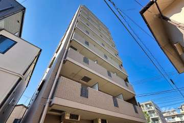 ロイヤルアメニティー中板橋の外観（南東側から）