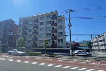 高島平ローヤルコーポの外観（北側から）