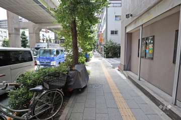 敷地東側の前面道路（国道17号）