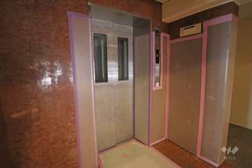 共用のエレベーター