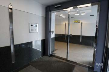 エントランスはオートロック付きです。