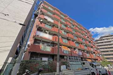 キャニオンマンション西台の外観（南西側から）