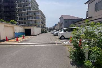 駐車場の出入り口・敷地内駐車場（屋外平面式）