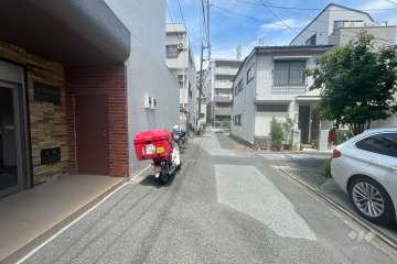 敷地北東側の前面道路　