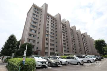 高島平第三住宅（板橋区高島平3-11-8）の外観（北東側から）