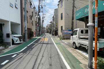 敷地南側の前面道路