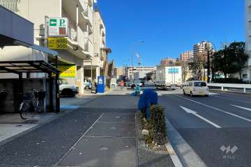 敷地南側の前面道路