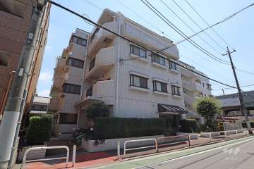 キャニオンマンション蓮根城北公園の外観（北東側から）