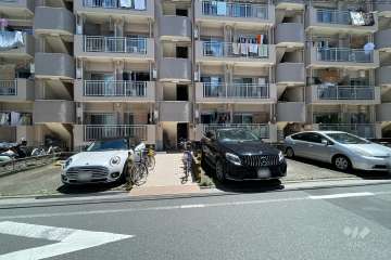 敷地内駐車場（屋外平面式）